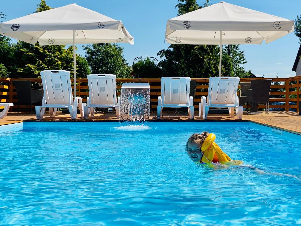 Mikolajek Hotel Jarosławiec Eksteriør billede