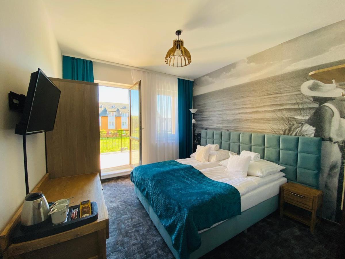 Mikolajek Hotel Jarosławiec Eksteriør billede