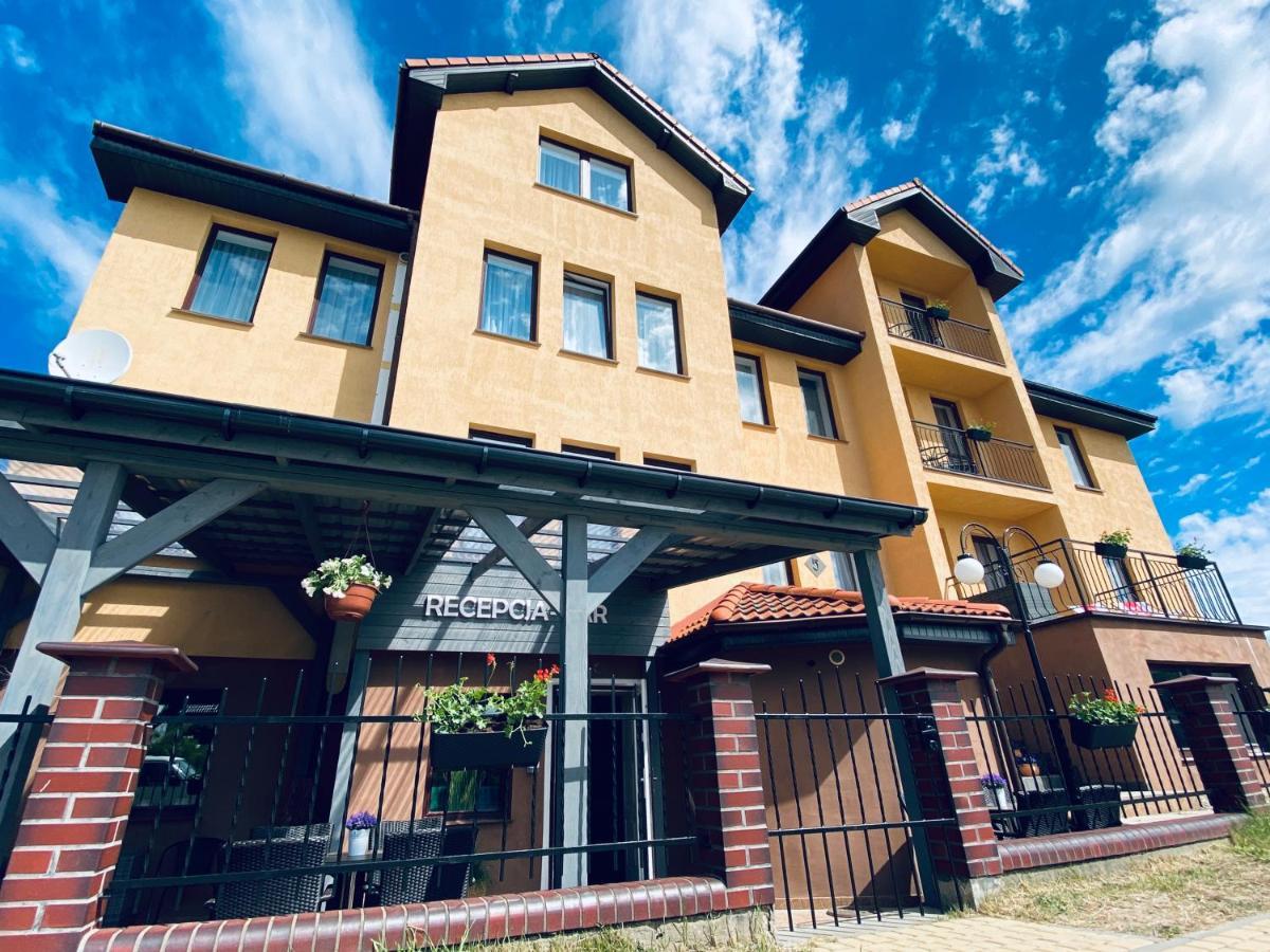 Mikolajek Hotel Jarosławiec Eksteriør billede