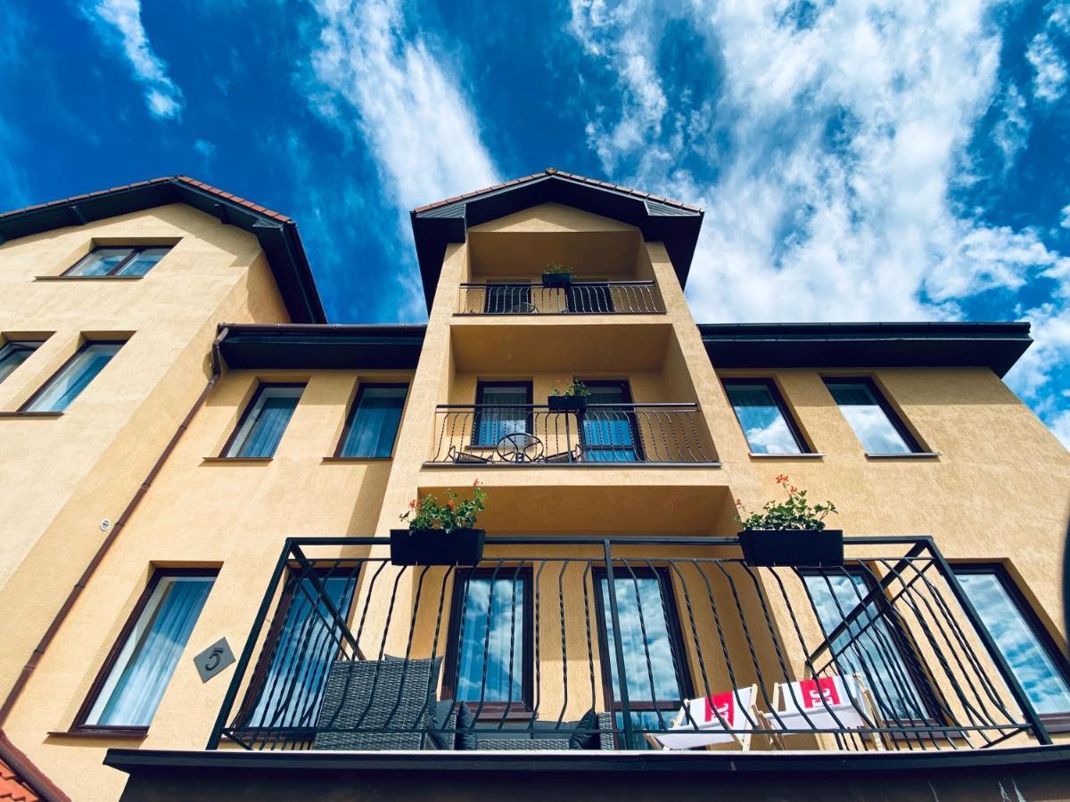 Mikolajek Hotel Jarosławiec Eksteriør billede